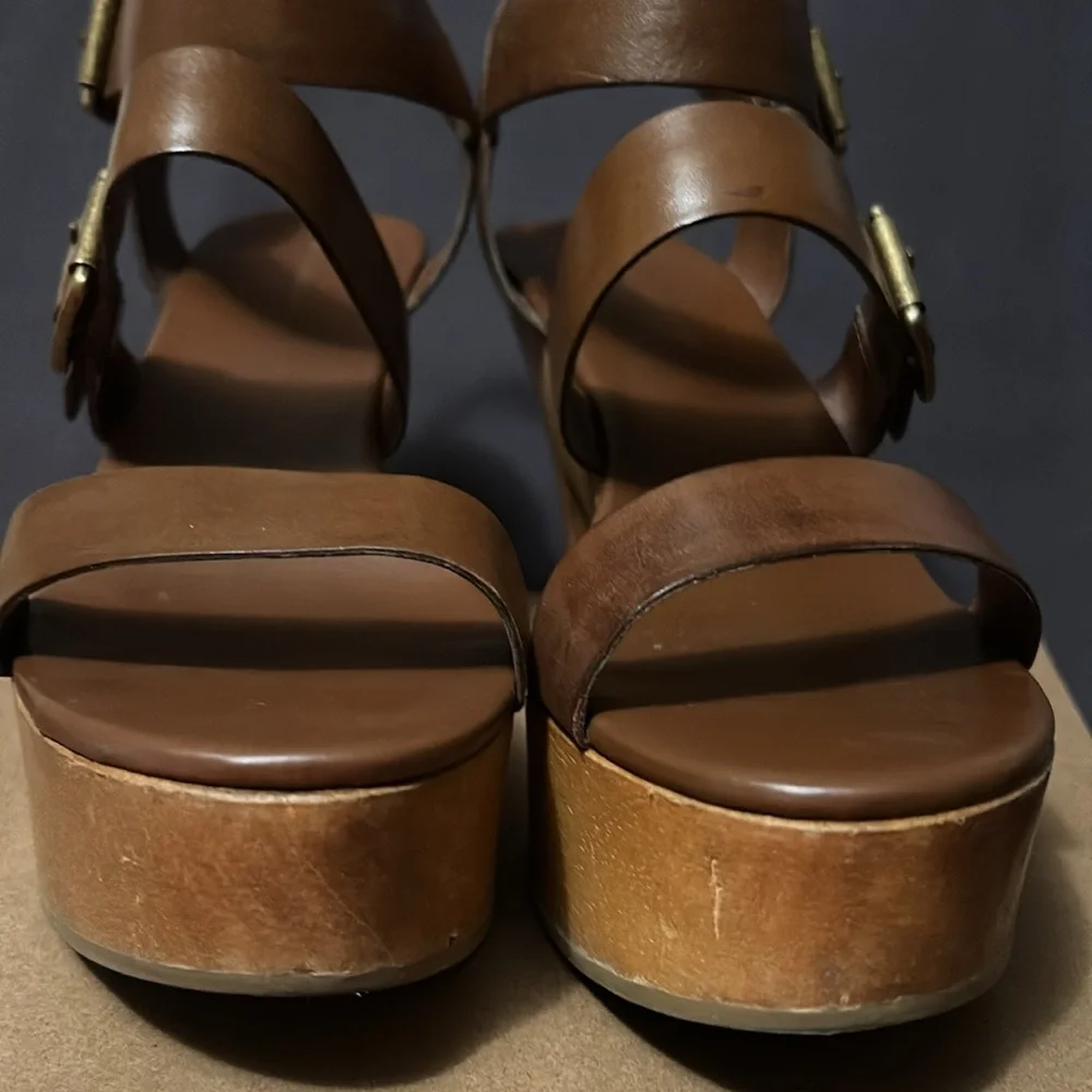 Wood brown platforms
